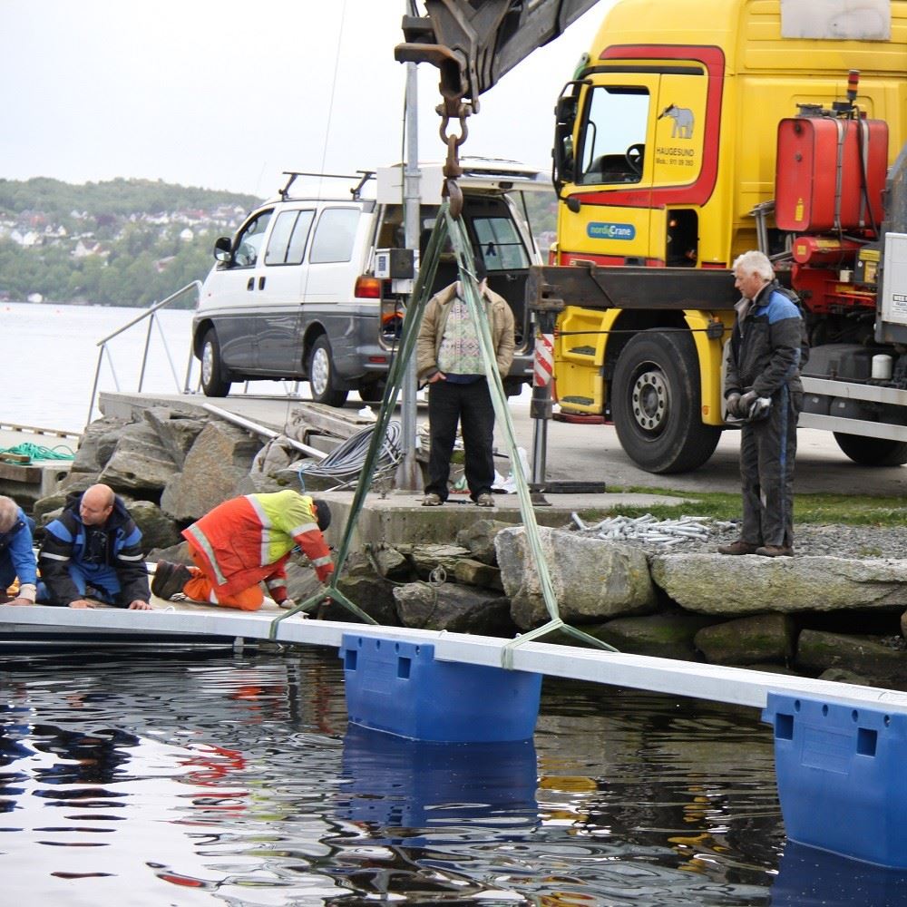 Floating Dock Installation.JPG